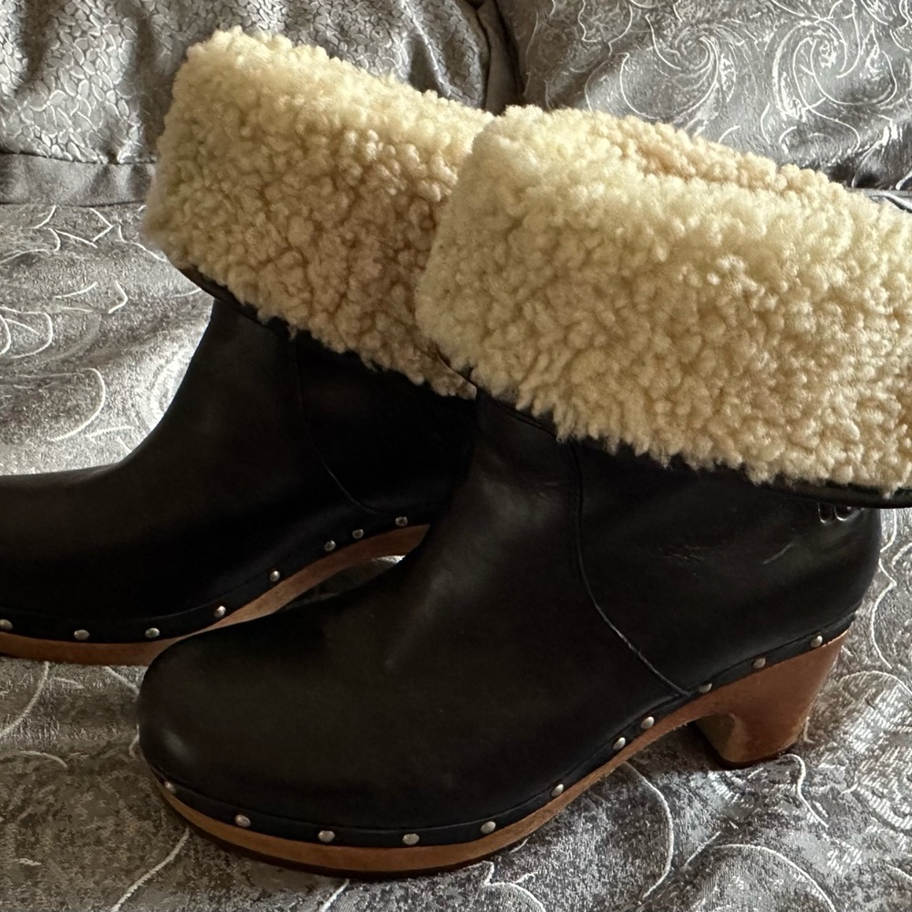 UGG dark brown Leather Boots with Cream Shearling size 7 women’s